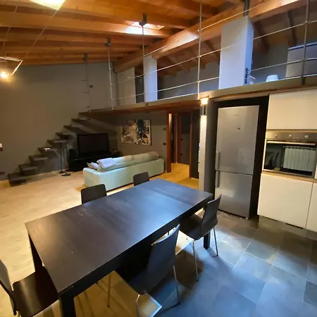 Redhouse - Trendy Modern Open Space Con Box Vicino Leolandia E Autostrada Milano * Bergame